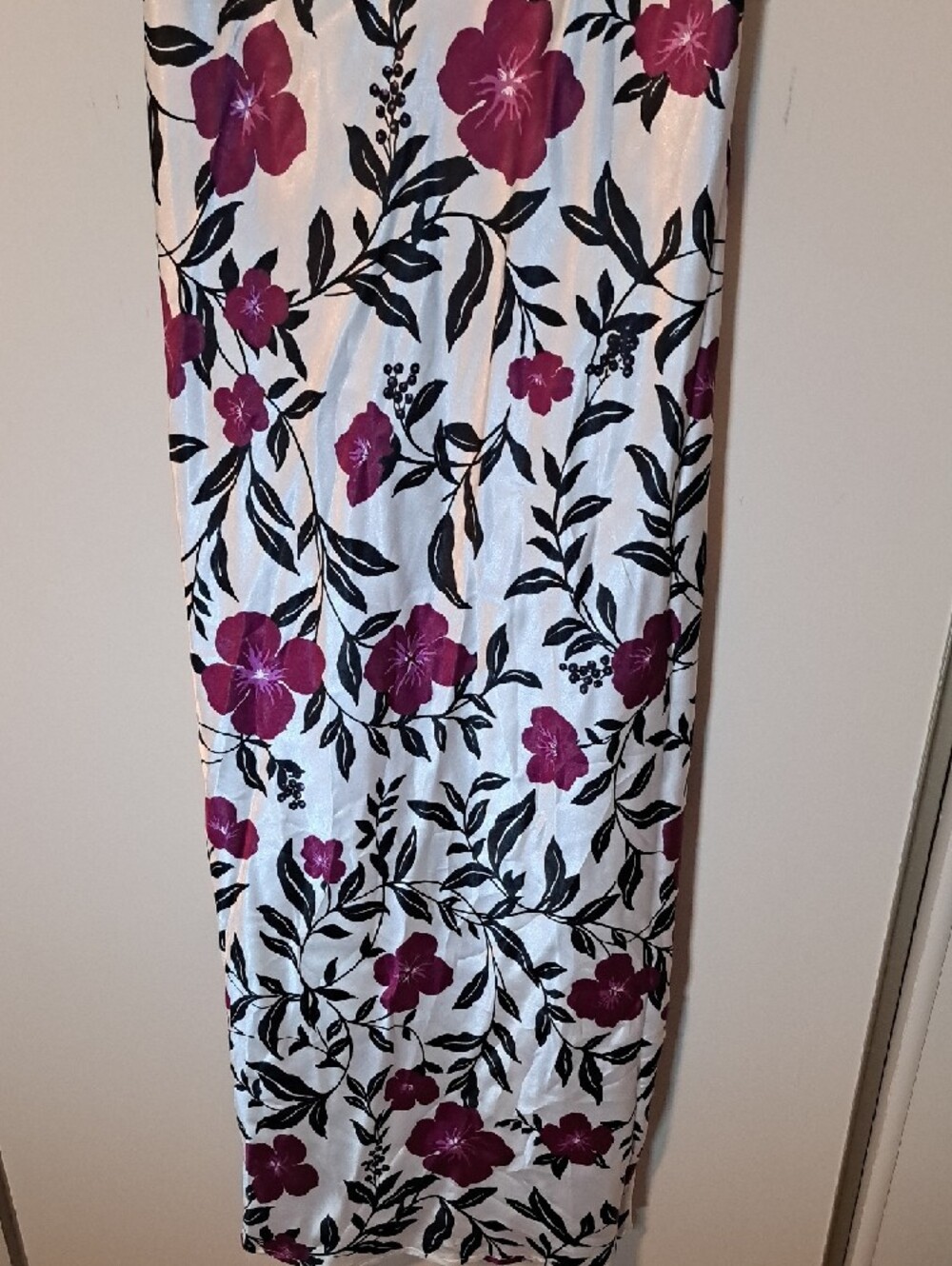 Amoureuse White Floral Lace-Trim Maxi Nightgown - Magenta & Black Print - Picture 4 of 15